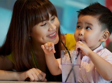 Than Thuy Ha khoe con trai khau khinh hinh anh