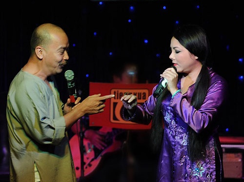 Cuoi sang khoai voi canh Hoang Son cau hon bang nhan co hinh anh