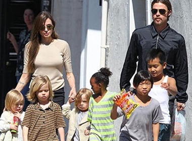 Angelina Jolie chua dinh co them con hinh anh