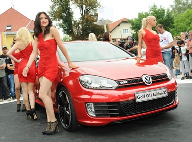 Chan dai 'dot chay' le hoi xe Worthersee hinh anh