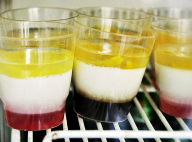 Di an thach hoa qua ngay nong hinh anh