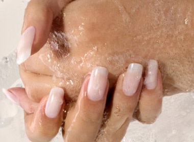 Cham soc cho da tay tuoi tre hinh anh