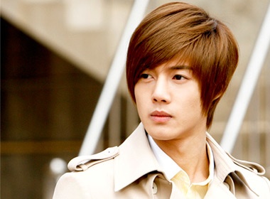 Kim Hyun Joong thua nhan phau thuat tham my hinh anh