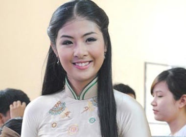 Hoa hau Ngoc Han tot nghiep voi diem so man nguyen hinh anh