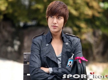 Lee Min Ho tro lai truong quay sau tai nan hinh anh