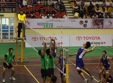 Khai mac giai bong chuyen sinh vien toan quoc 2011 hinh anh