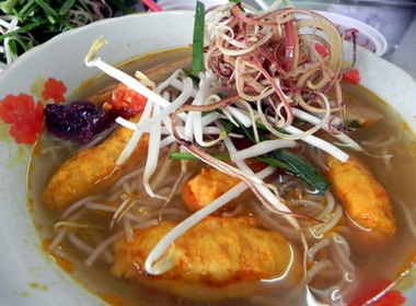 Mon bun suong thom lung duong Nguyen Thai Hoc hinh anh