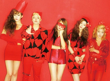 Nong 'hung huc' voi ca khuc moi cua f(x) hinh anh