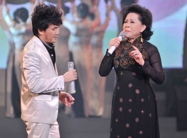 Duong Ngoc Thai an y cung 'nu hoang sau muon' Giao Linh hinh anh