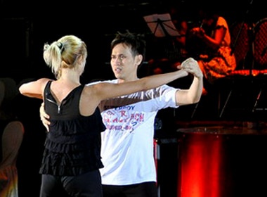 Thu Minh ganh tap cung Nguyen Vu hinh anh