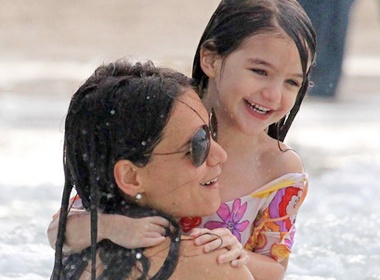 Suri theo me di bien hinh anh