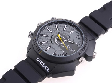 Dong ho co kha nang quay phim HD trong dem hinh anh