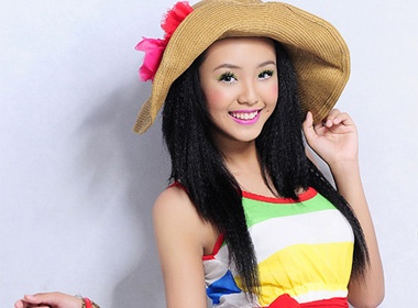 Bao Tran sanh dieu voi thoi trang color block hinh anh