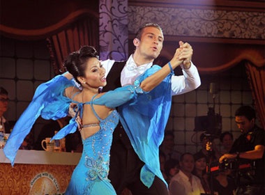 Thu Minh co the vang mat o chung ket 'Buoc nhay hoan vu' hinh anh