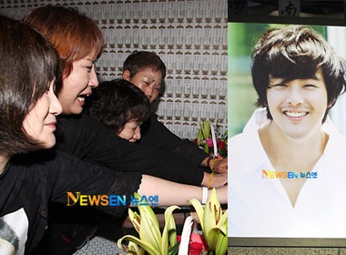 Hang ngan fan doi mua tuong nho sao 'Ban tinh ca mua dong' hinh anh