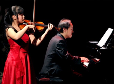 Tai nang violon 13 tuoi tham gia hoa nhac co dien hinh anh