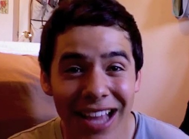 A quan American Idol tu quay video gui fan Viet Nam hinh anh