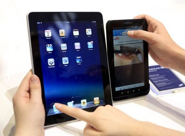 Samsung rut don kien, Apple chua bo qua hinh anh