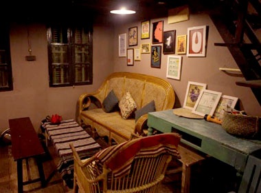 Quan ca phe mang phong cach Ha Noi xua hinh anh