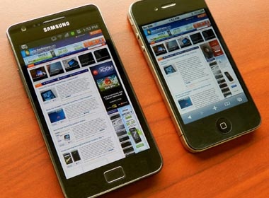 Nhung san pham giong nhau ky la cua Apple va Samsung hinh anh