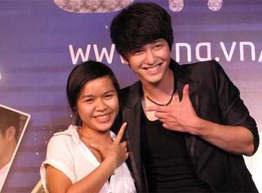 Huynh Anh, Bao Thy tao dang 'sieu nhang' voi fan hinh anh