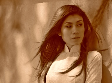 Uyen Trang tinh khoi cung ta ao dai hinh anh