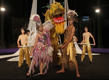 Hai Ba Trung 'song lai' giua long Sai Gon hinh anh