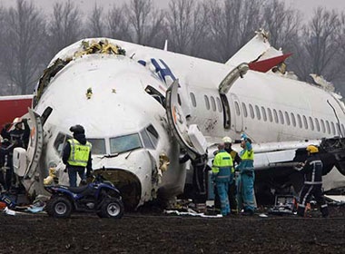 May bay gap nan, hon 50 nguoi thiet mang hinh anh