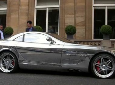 Can canh Mercedes SLR ma crom cuc sang tai London hinh anh