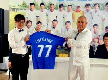 Ly Hai lam 'ong bau' doi bong hinh anh