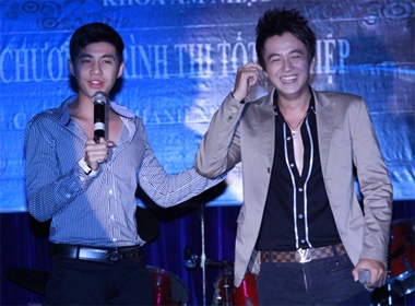 Ngo Kien Huy 'phieu' trong ngay tot nghiep hinh anh