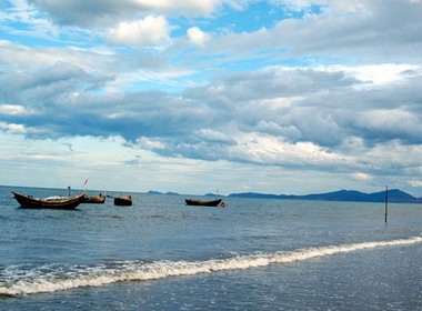 Nhung bai bien dep cua Nghe An hinh anh