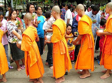 Nhung cau be gay len chua hoc lam quy ong hinh anh