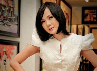 Duong Yen Ngoc dang gap 'giong bao' hinh anh