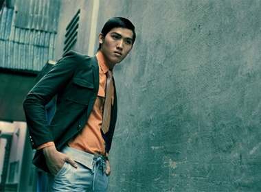 Mix trang phuc tone xanh cho chang hinh anh