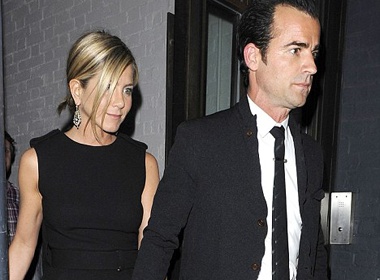 Jennifer Aniston cong khai than mat voi bo moi hinh anh