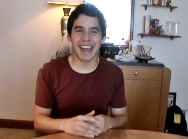 David Archuleta: 'Pho binh dan o Viet Nam la ngon nhat' hinh anh