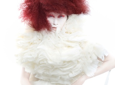 Ngam Huyen Trang toc xu ‘trong suot’ hinh anh