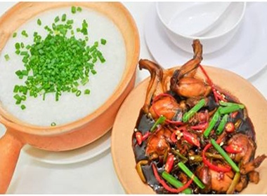 Dac san chao ech Singapore giua Sai Gon hinh anh