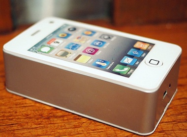 Ngam chiec 'iPhone 4' day nhat the gioi hinh anh