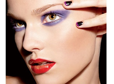 Mat anh tim long lanh buoi toi hinh anh