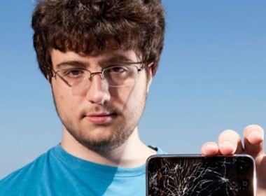 Chan dung hacker chuyen be khoa iPhone, iPad hinh anh