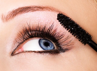 4 buoc don gian trang diem mat hang ngay hinh anh