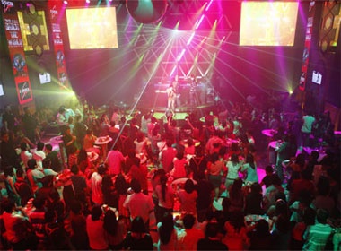 Cuong nhiet cung G-Shock - Shock the World Tour hinh anh