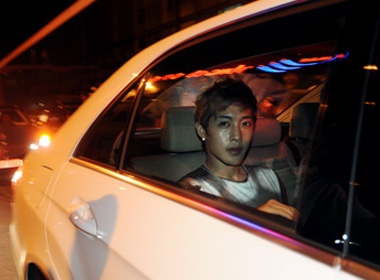 Cho hai tieng, duoc thay Kim Hyun Joong... 10 giay hinh anh