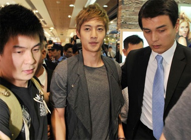 Kim Hyun Joong khien fan Viet phat cuong hinh anh