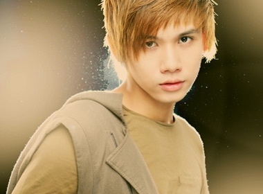 Dai Nhan hat tieng Nhat trong MV moi hinh anh