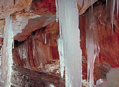 Kham pha dong bang Dachstein khong lo hinh anh