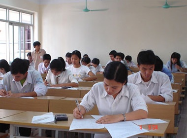 Hon 800 bai thi DH bi cham sai hinh anh