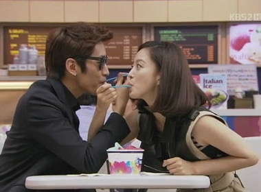 4 nu hon hot nhat man anh Han tuan qua hinh anh